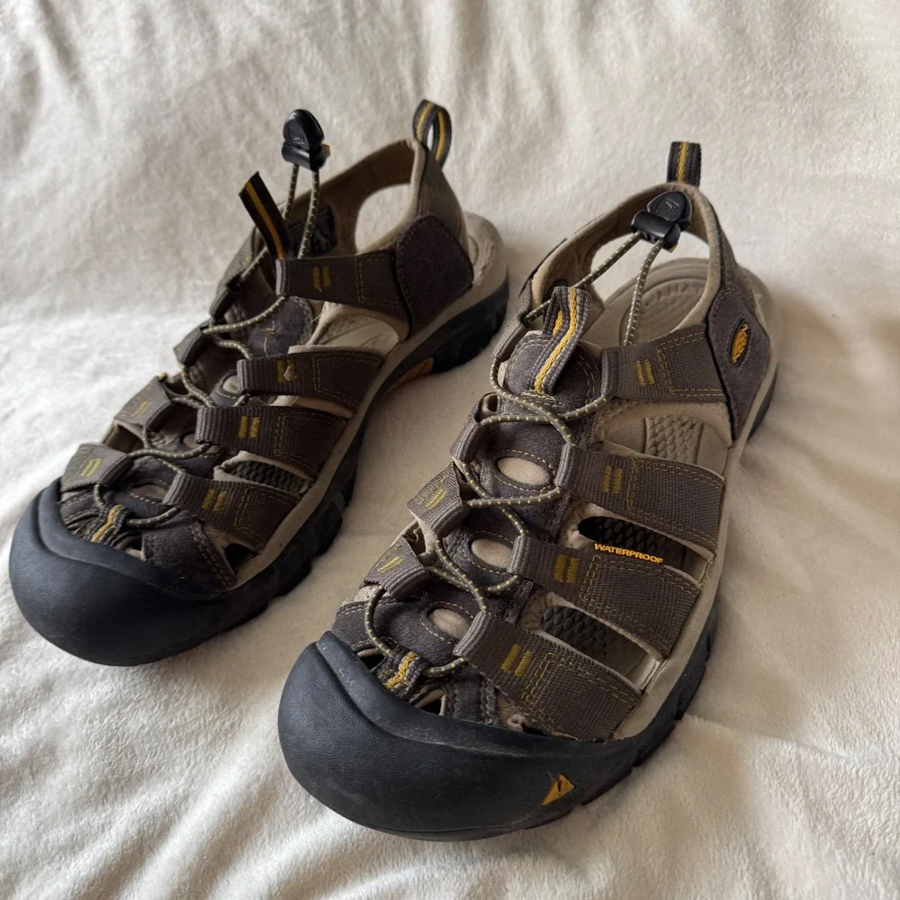 Keen Newport H2 Sandals 11 Brown Waterproof Hiking Gorpcore Outdoorsy